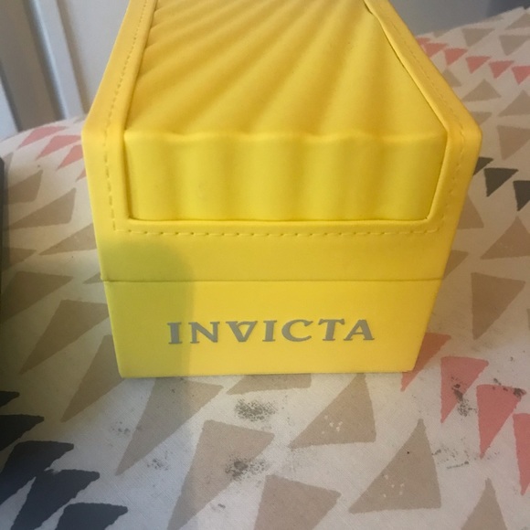 Invicta Angel - Picture 5 of 6